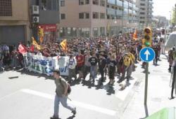 Els estudiants col·lapsant la carretera de Barcelona